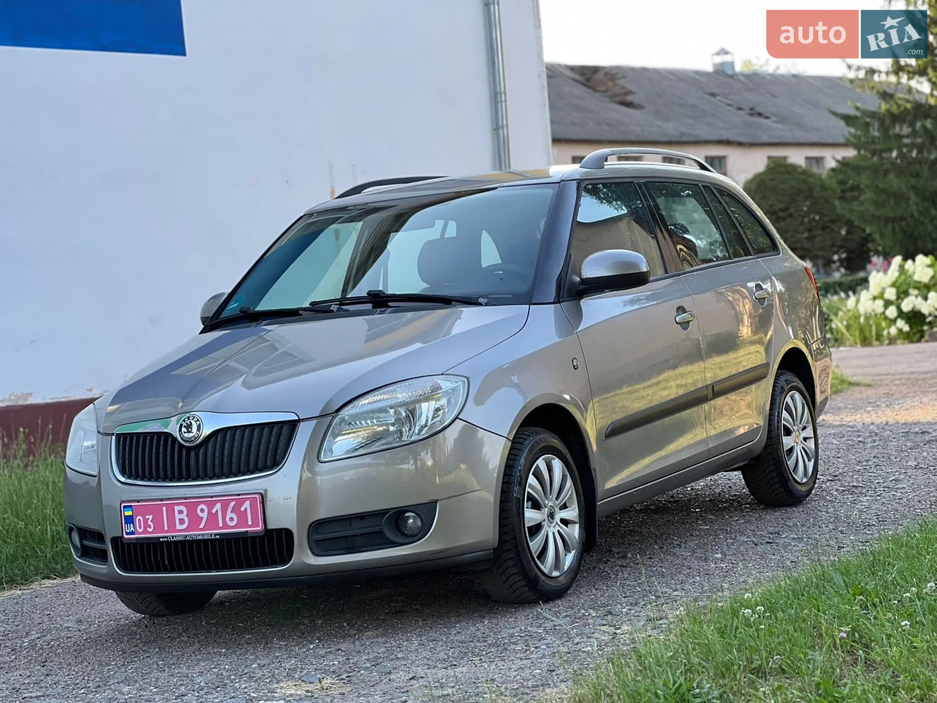 2010 Skoda Fabia - мініатюра 3