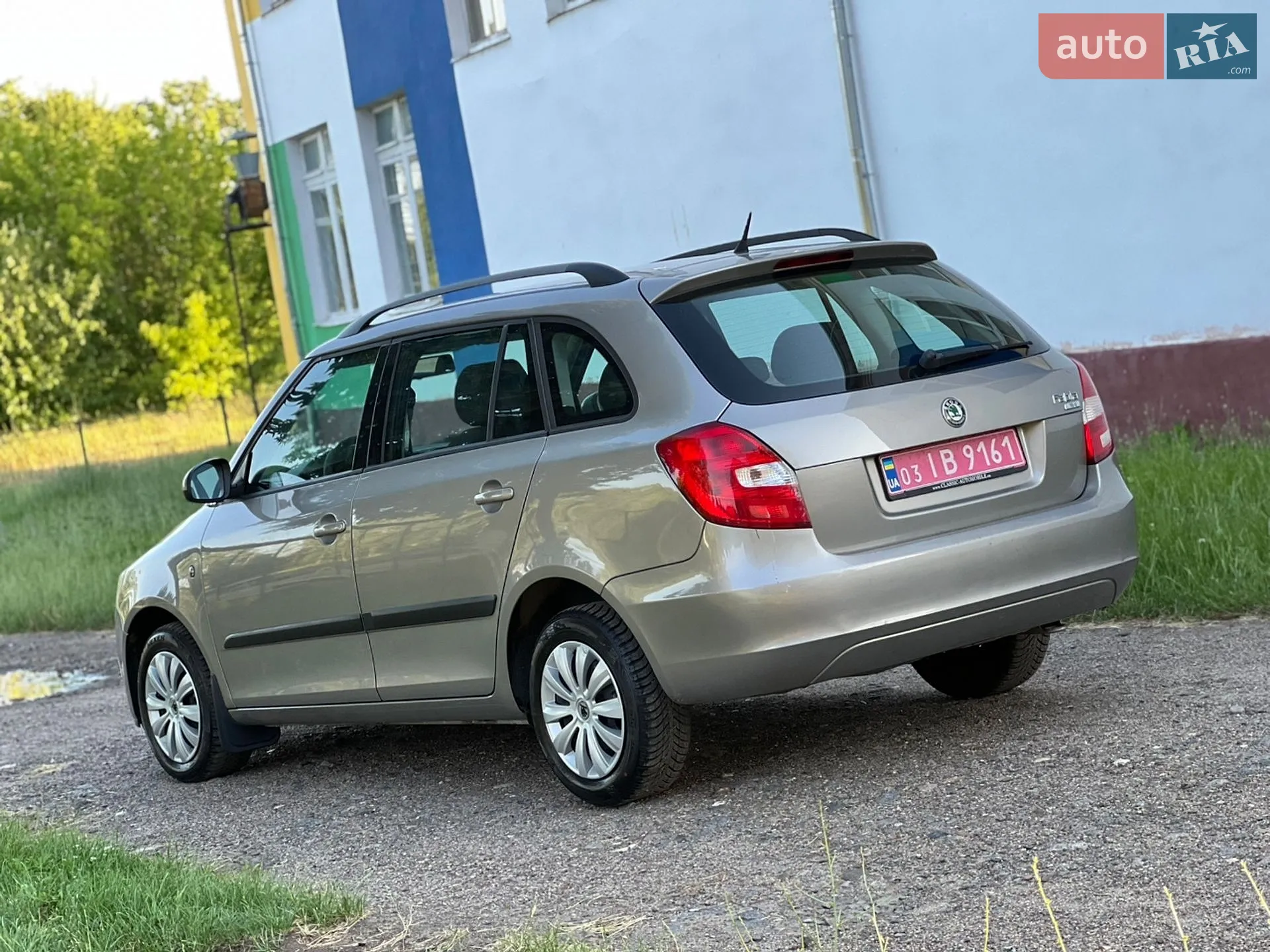 2010 Skoda Fabia - мініатюра 5