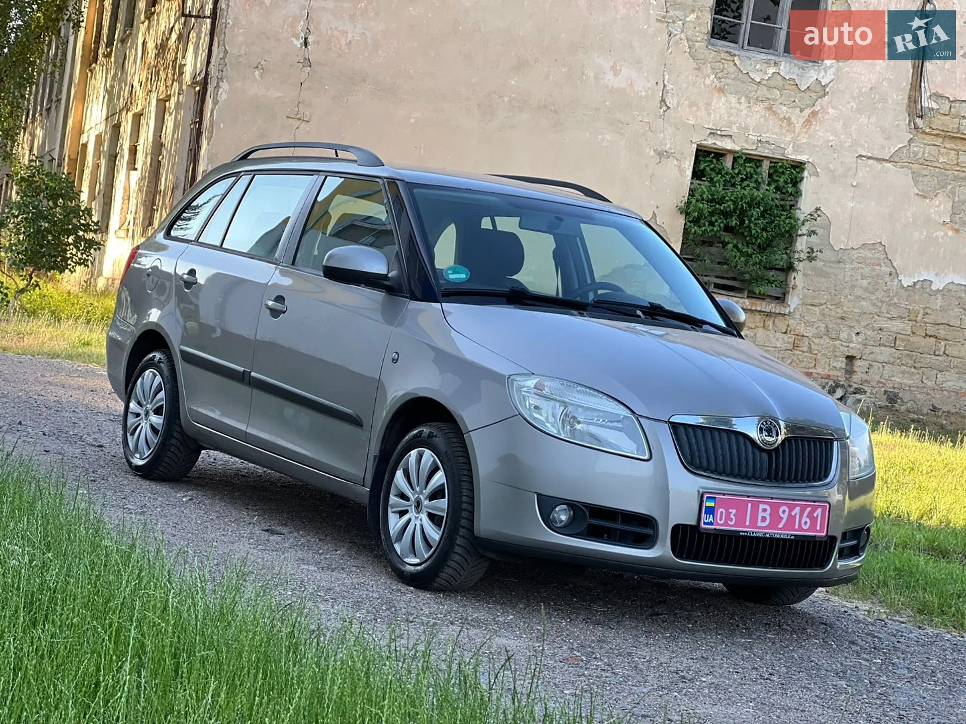 2010 Skoda Fabia - мініатюра 11