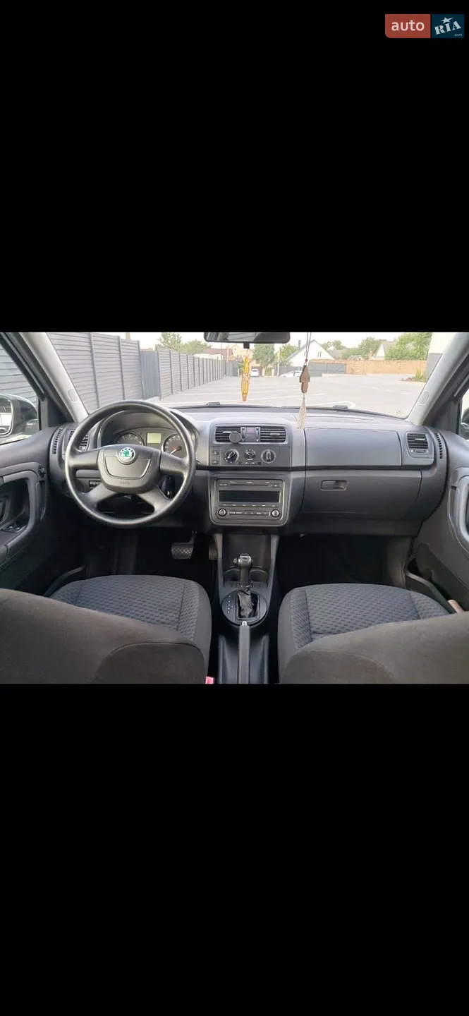 2010 Skoda Fabia - мініатюра 17
