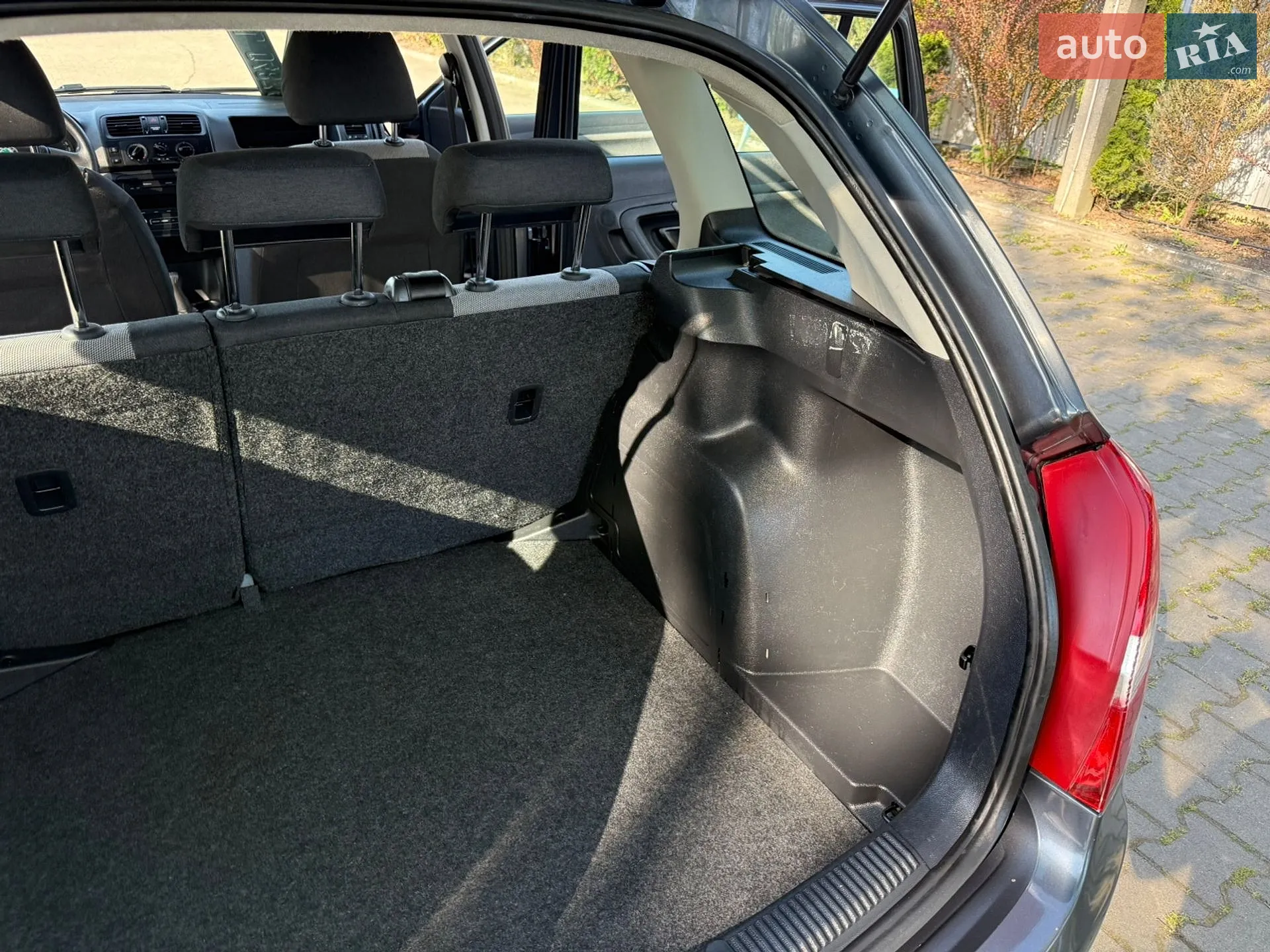 2010 Skoda Fabia - мініатюра 92