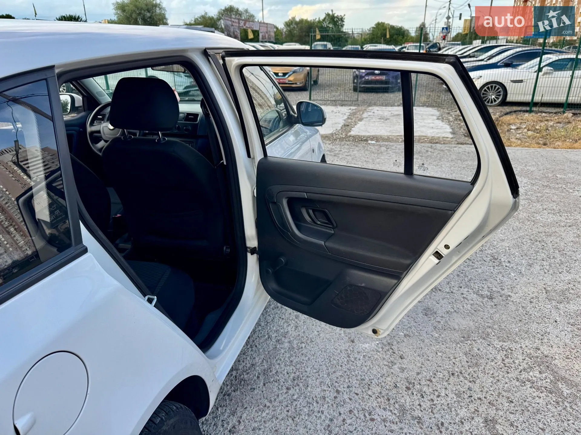 2012 Skoda Fabia - мініатюра 35