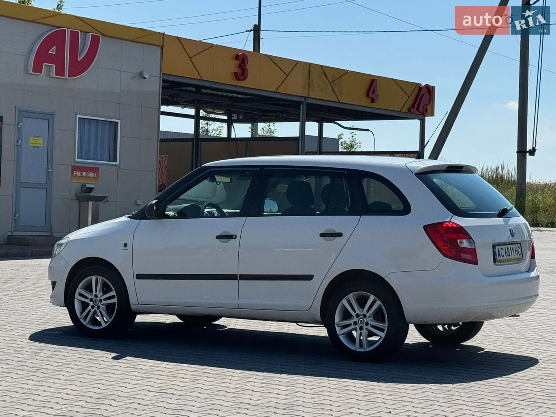 2010 Skoda Fabia - мініатюра 5