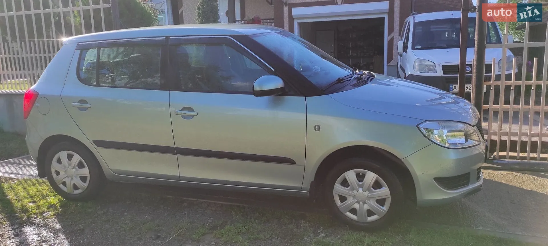 2010 Skoda Fabia - мініатюра 16