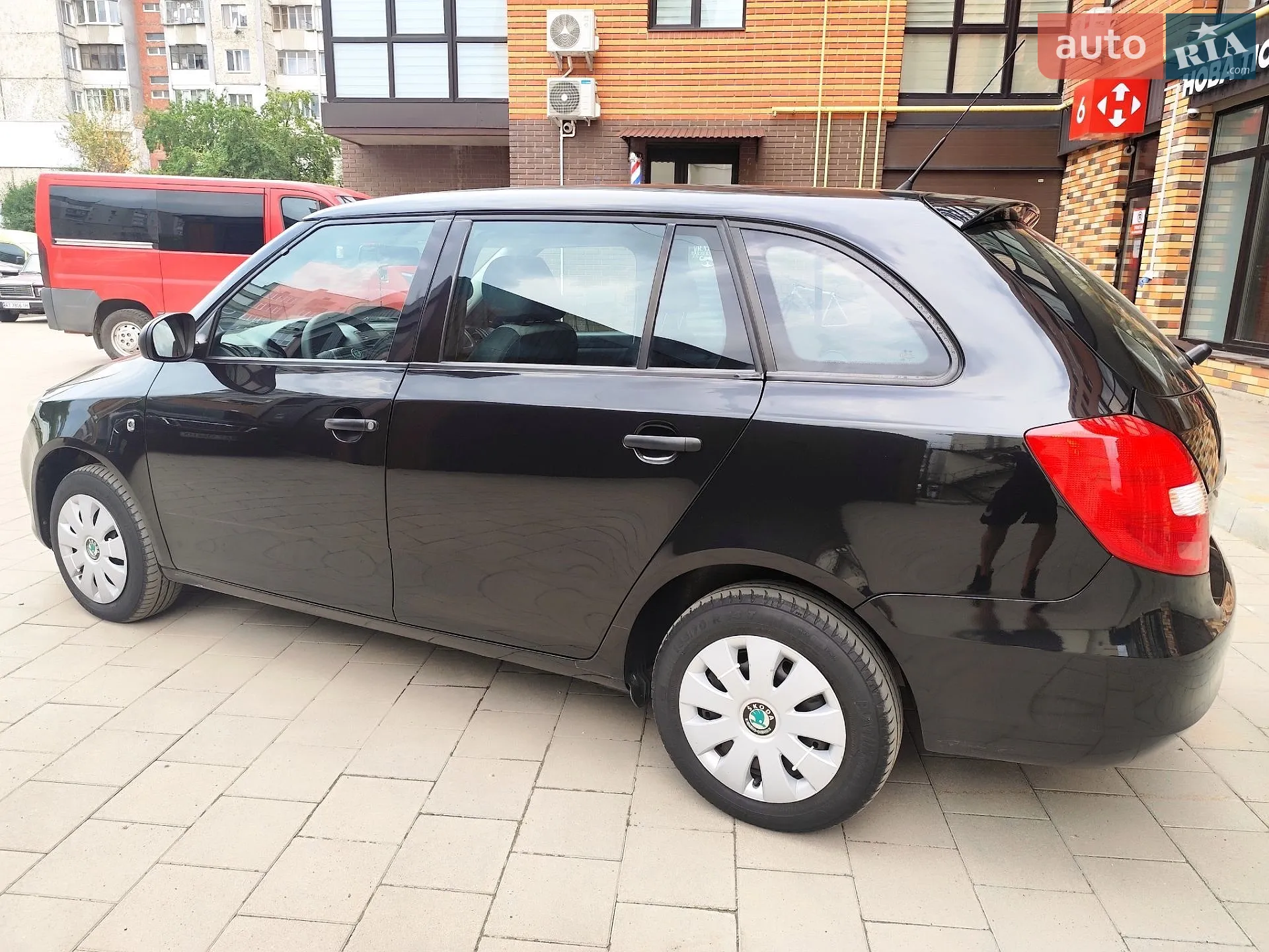 2010 Skoda Fabia - мініатюра 10
