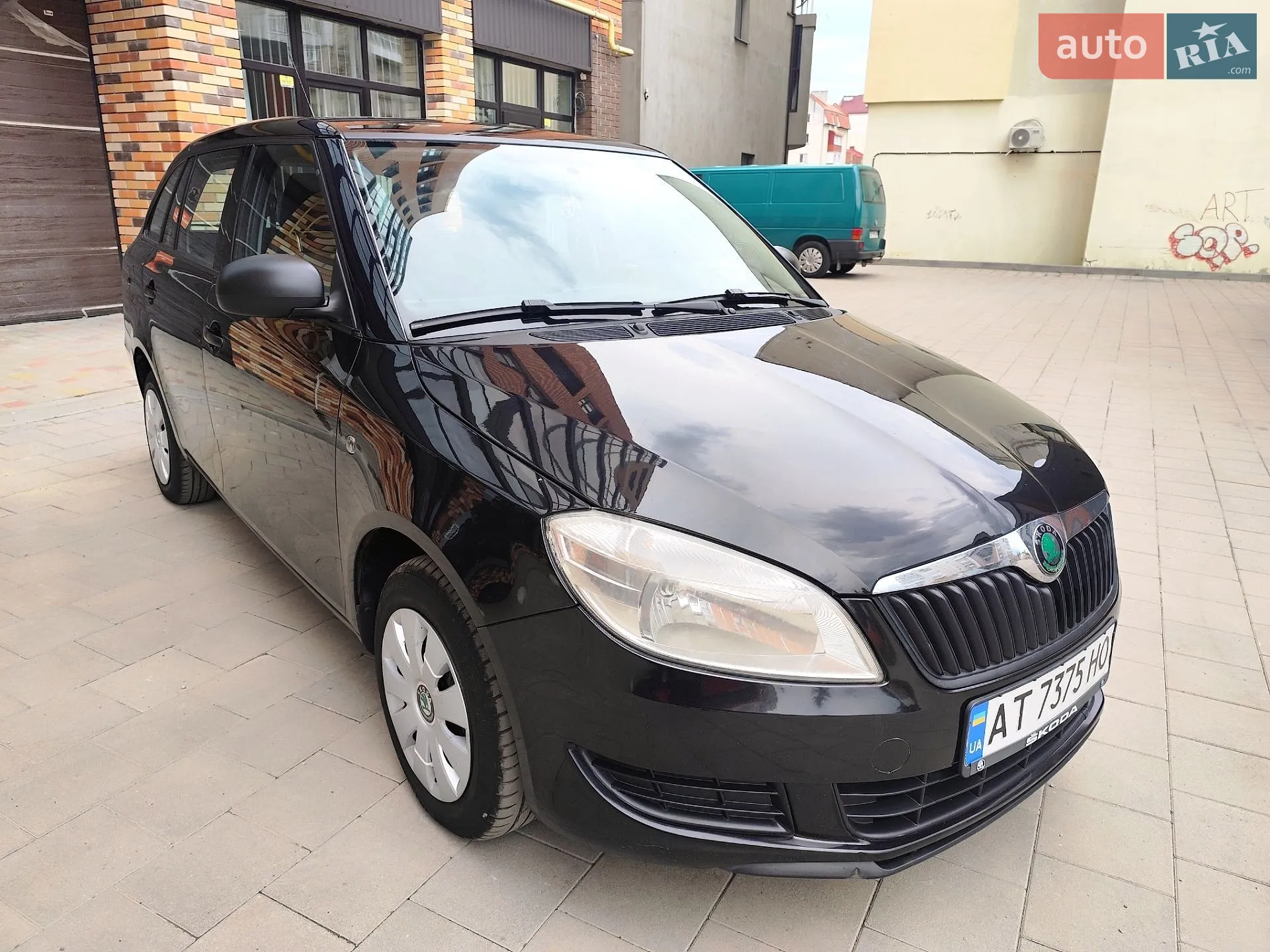 2010 Skoda Fabia - мініатюра 2