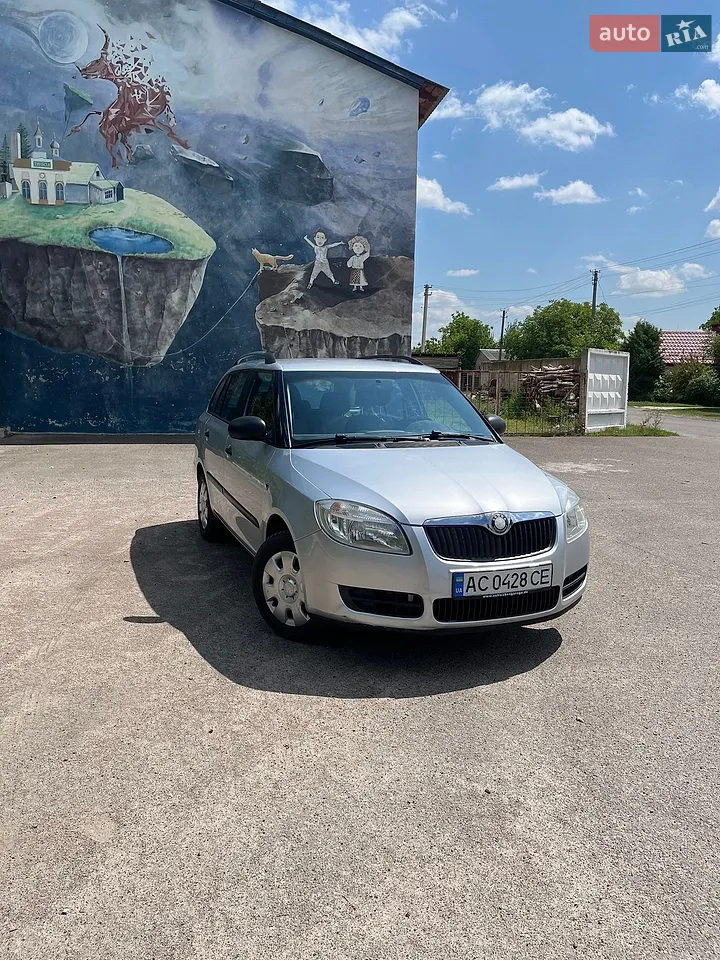 2010 Skoda Fabia - мініатюра 7