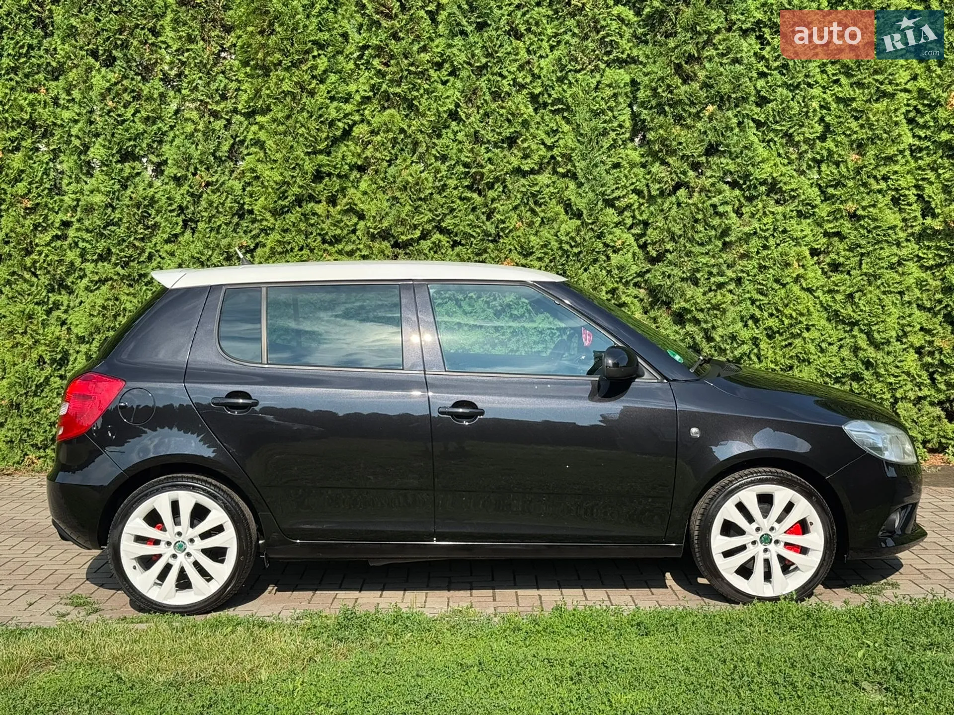 2010 Skoda Fabia - мініатюра 3