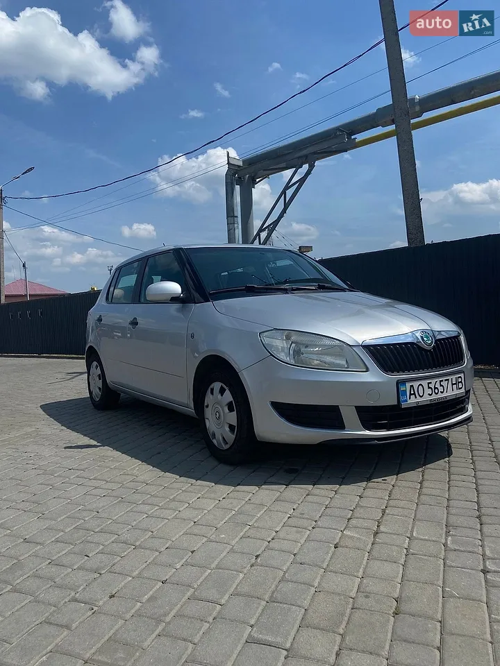 2011 Skoda Fabia - мініатюра 7