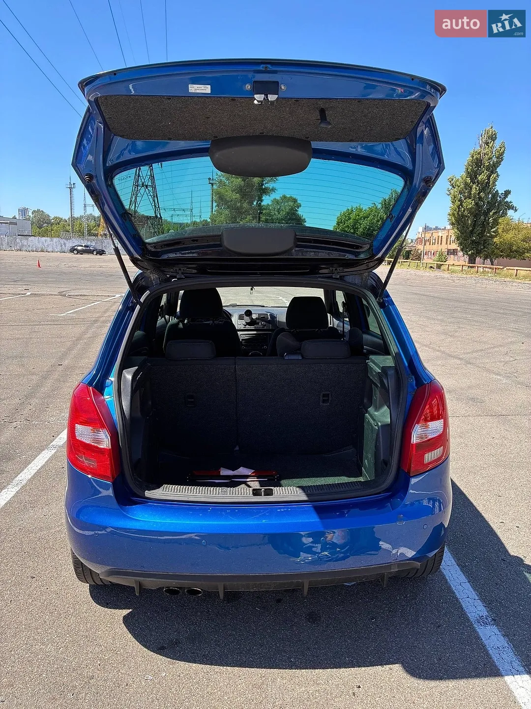 2011 Skoda Fabia - мініатюра 10