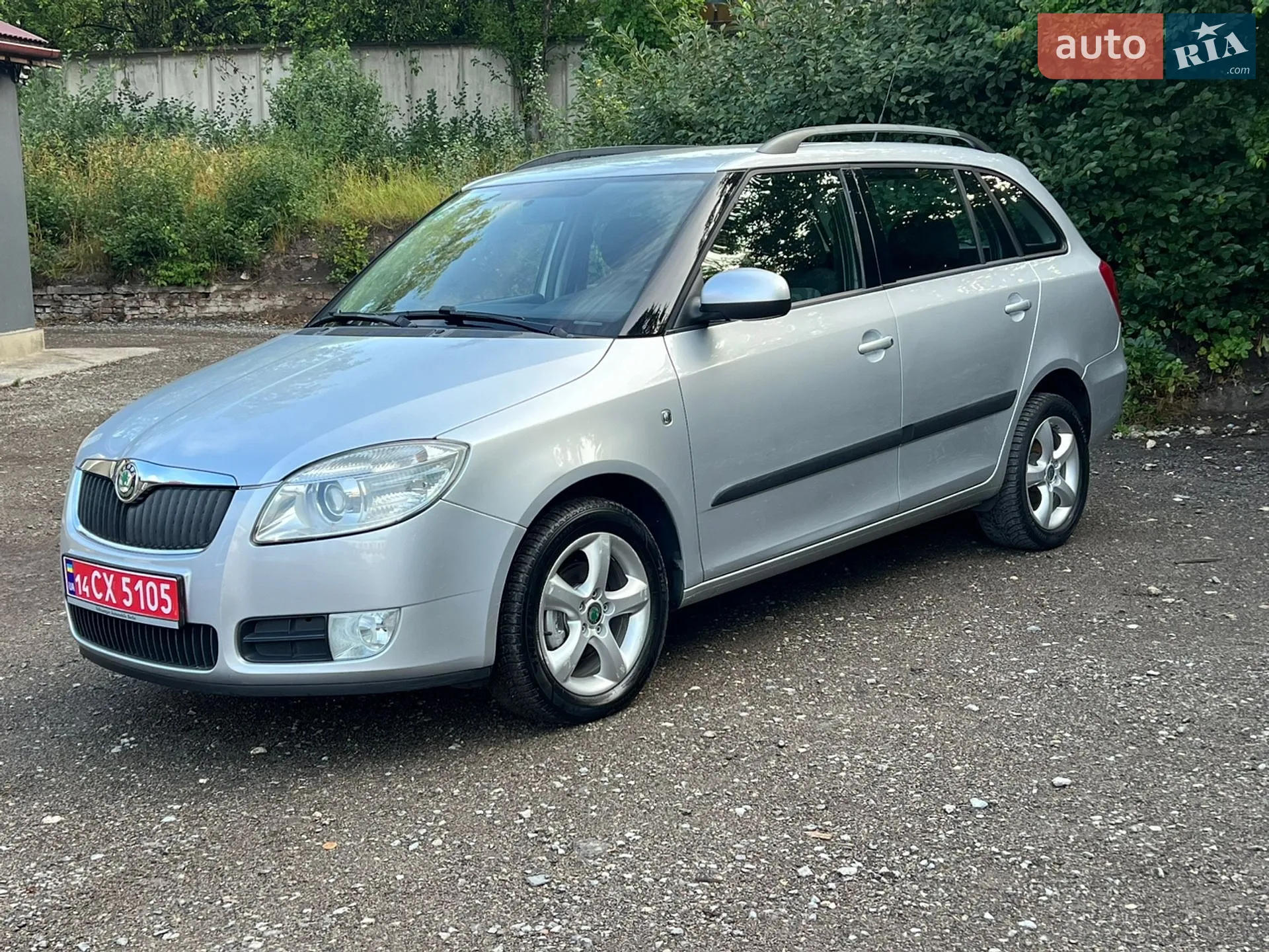 2010 Skoda Fabia - мініатюра 2