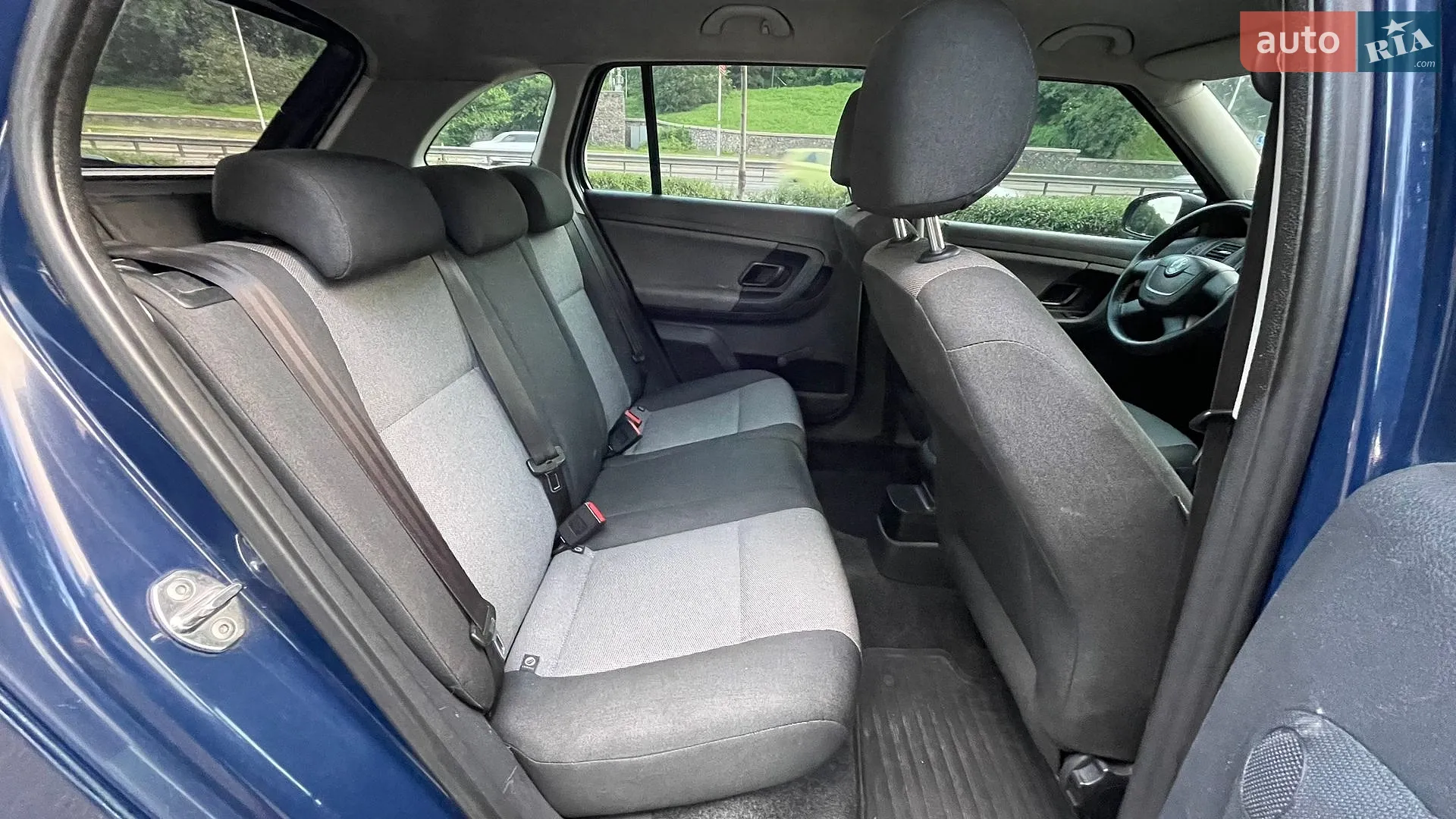 2011 Skoda Fabia - мініатюра 9