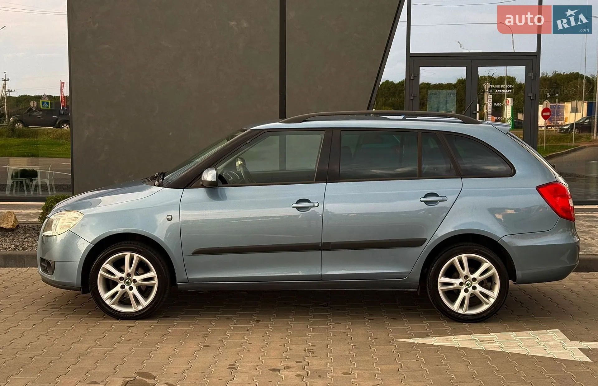 2010 Skoda Fabia - мініатюра 6
