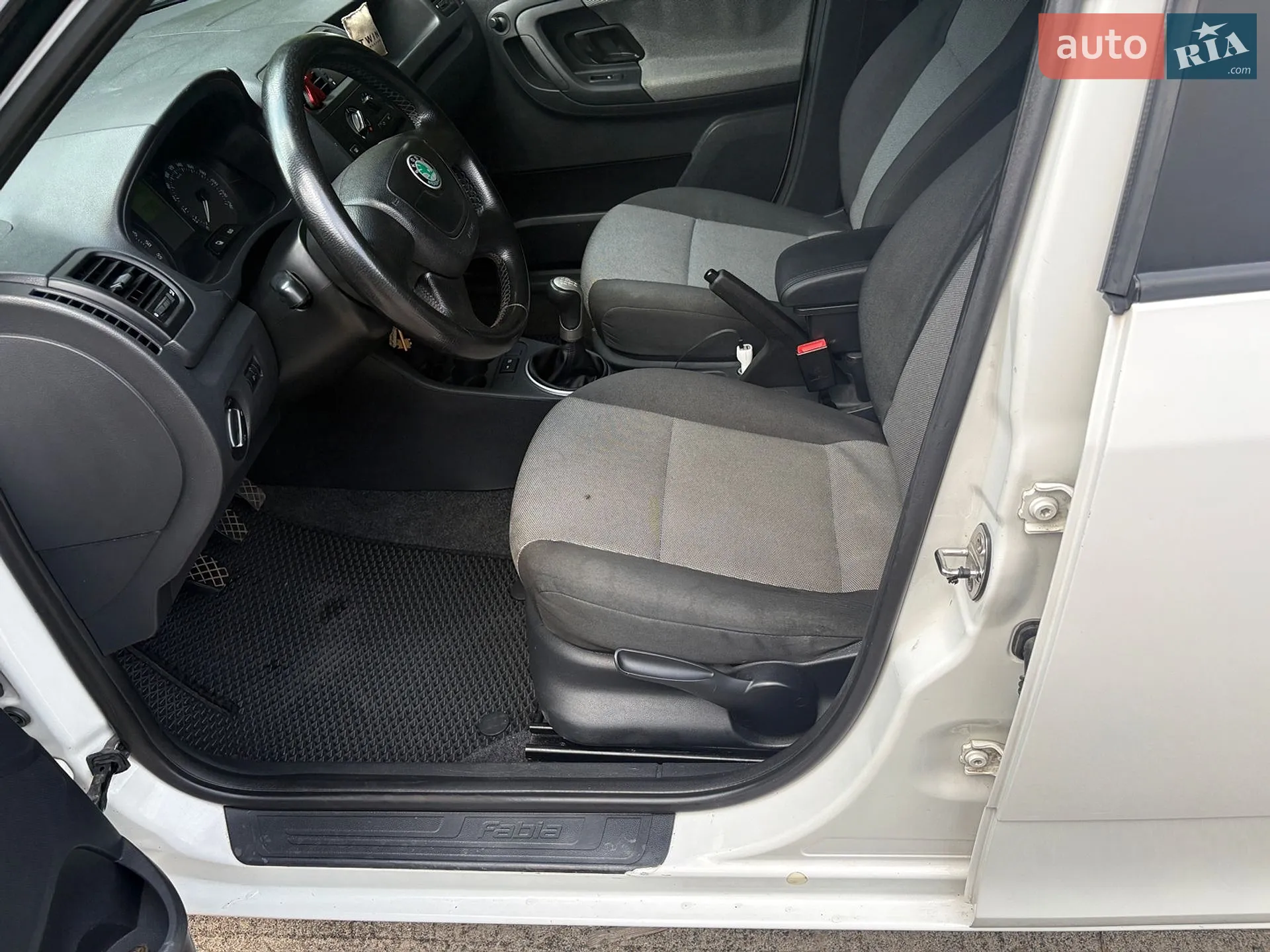 2010 Skoda Fabia - мініатюра 12