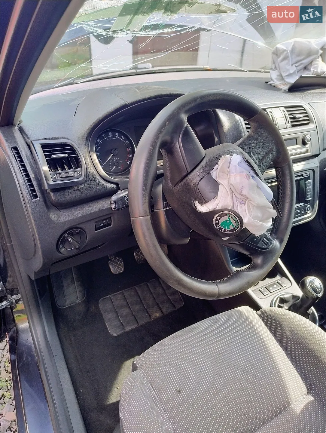 2011 Skoda Fabia - мініатюра 3
