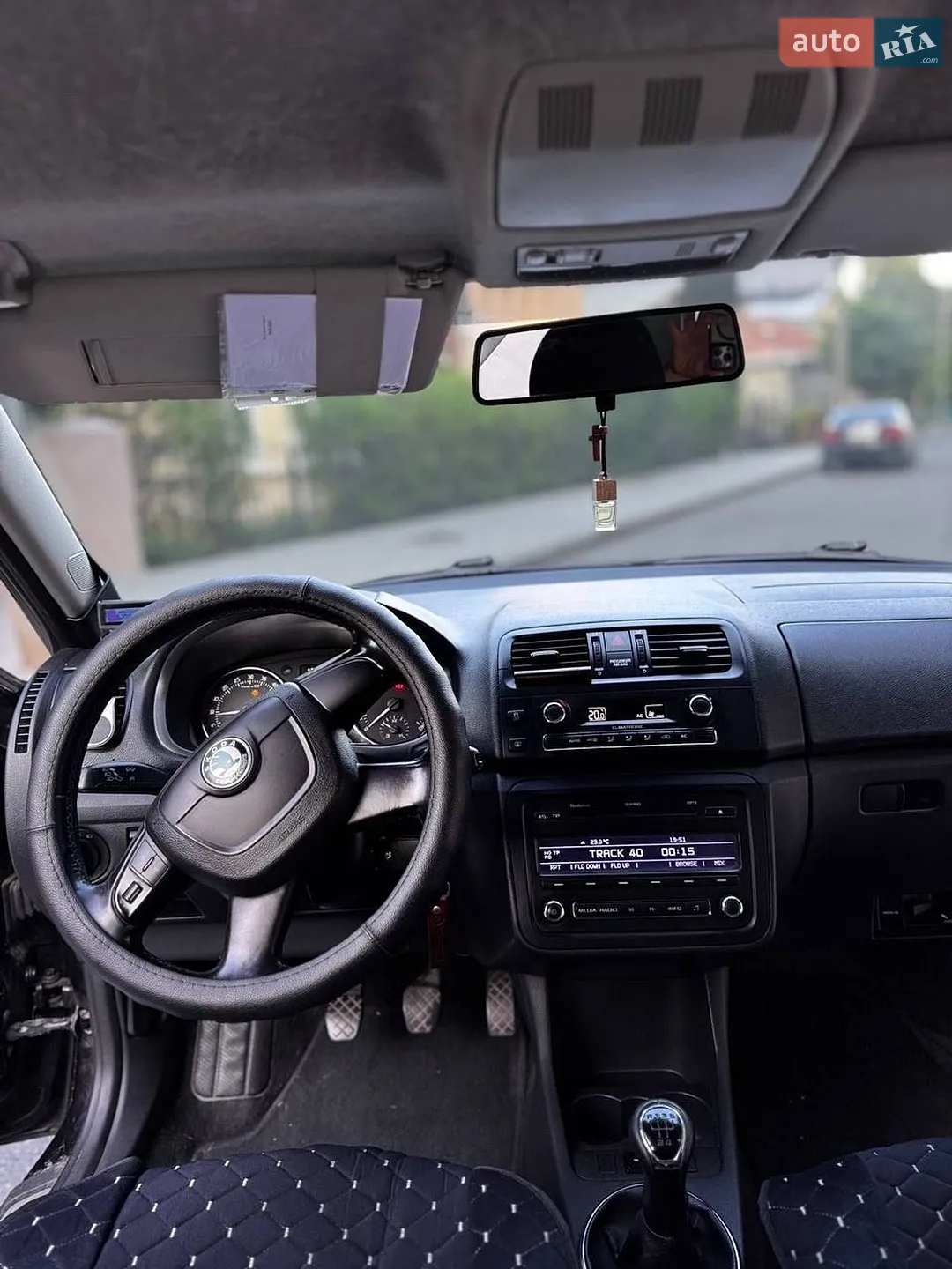 2011 Skoda Fabia - мініатюра 10