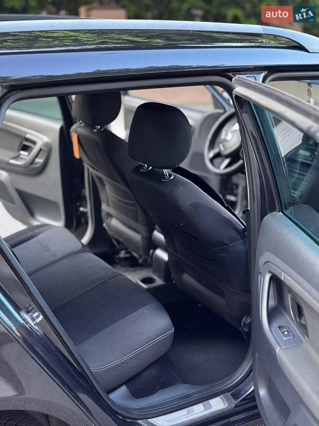 2011 Skoda Fabia - мініатюра 12