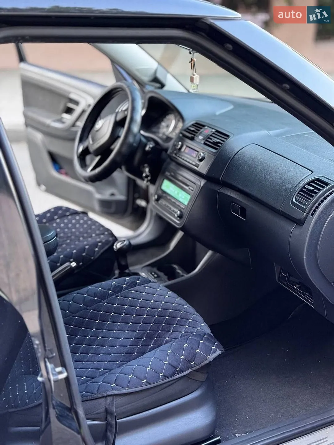 2011 Skoda Fabia - мініатюра 13