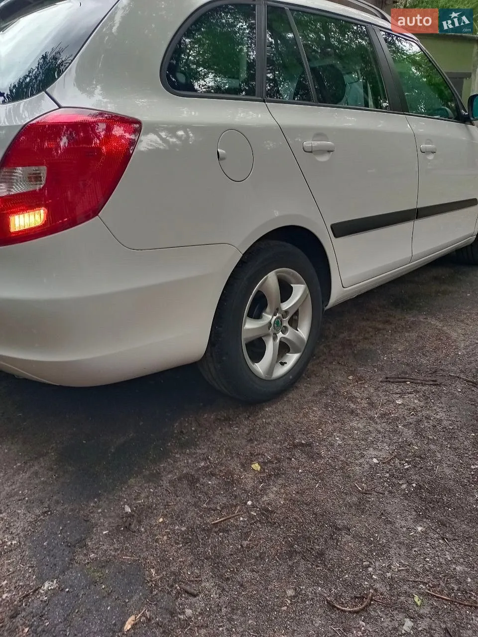 2011 Skoda Fabia - мініатюра 8