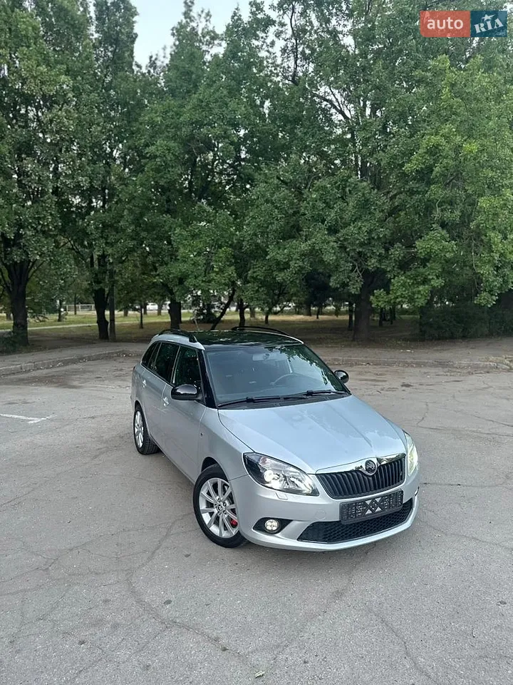2010 Skoda Fabia - мініатюра 8