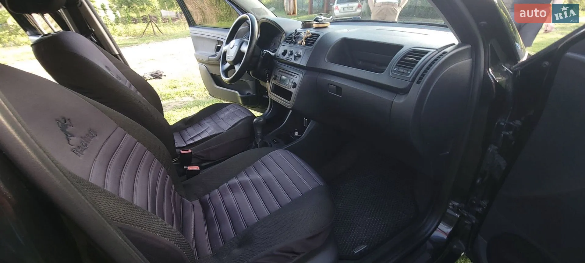 2011 Skoda Fabia - мініатюра 5
