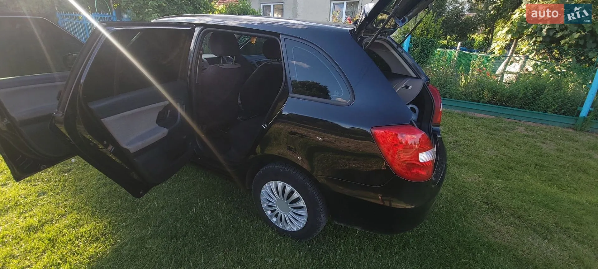 2011 Skoda Fabia - мініатюра 11