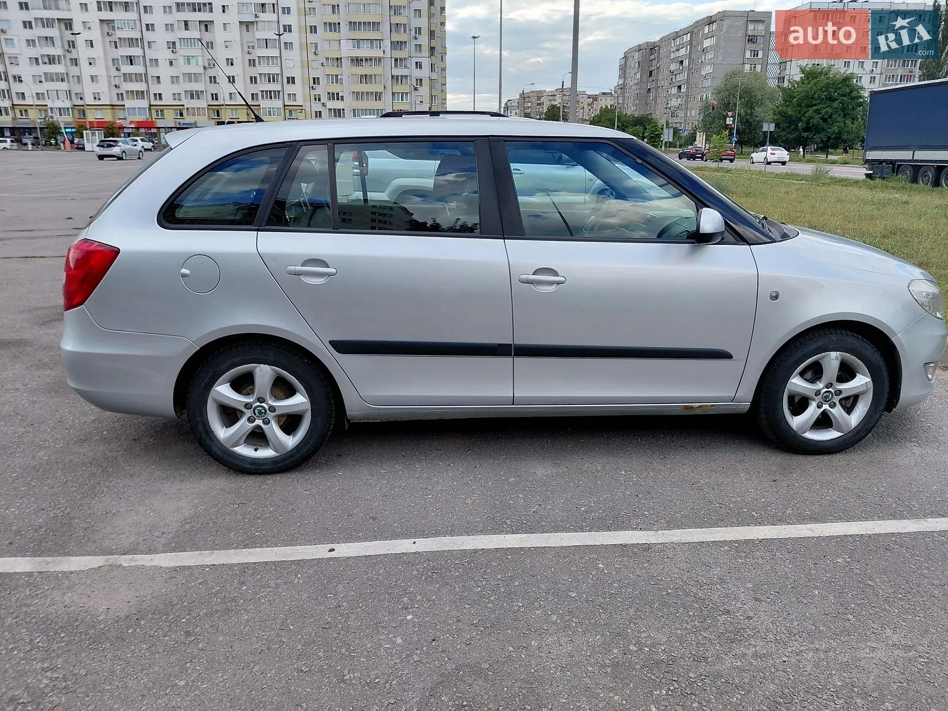 2010 Skoda Fabia - мініатюра 3