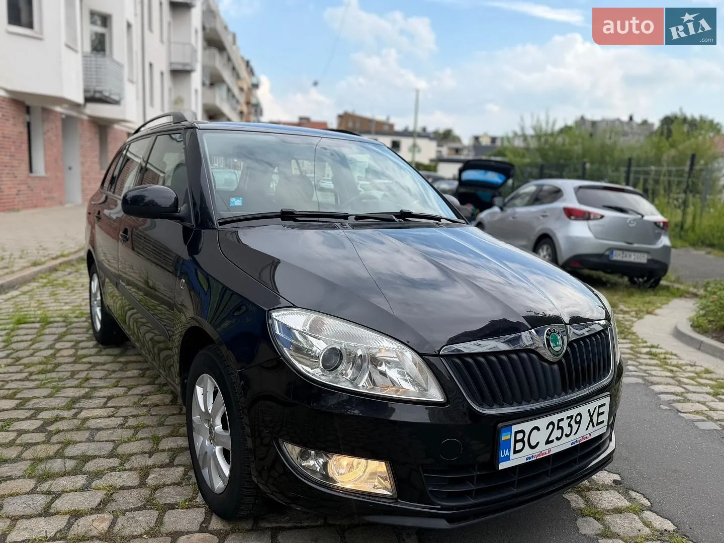 2011 Skoda Fabia - мініатюра 2