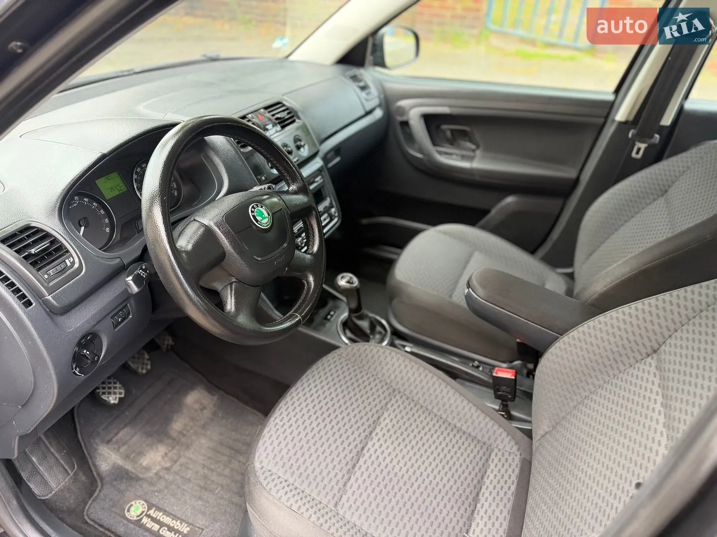 2011 Skoda Fabia - мініатюра 8
