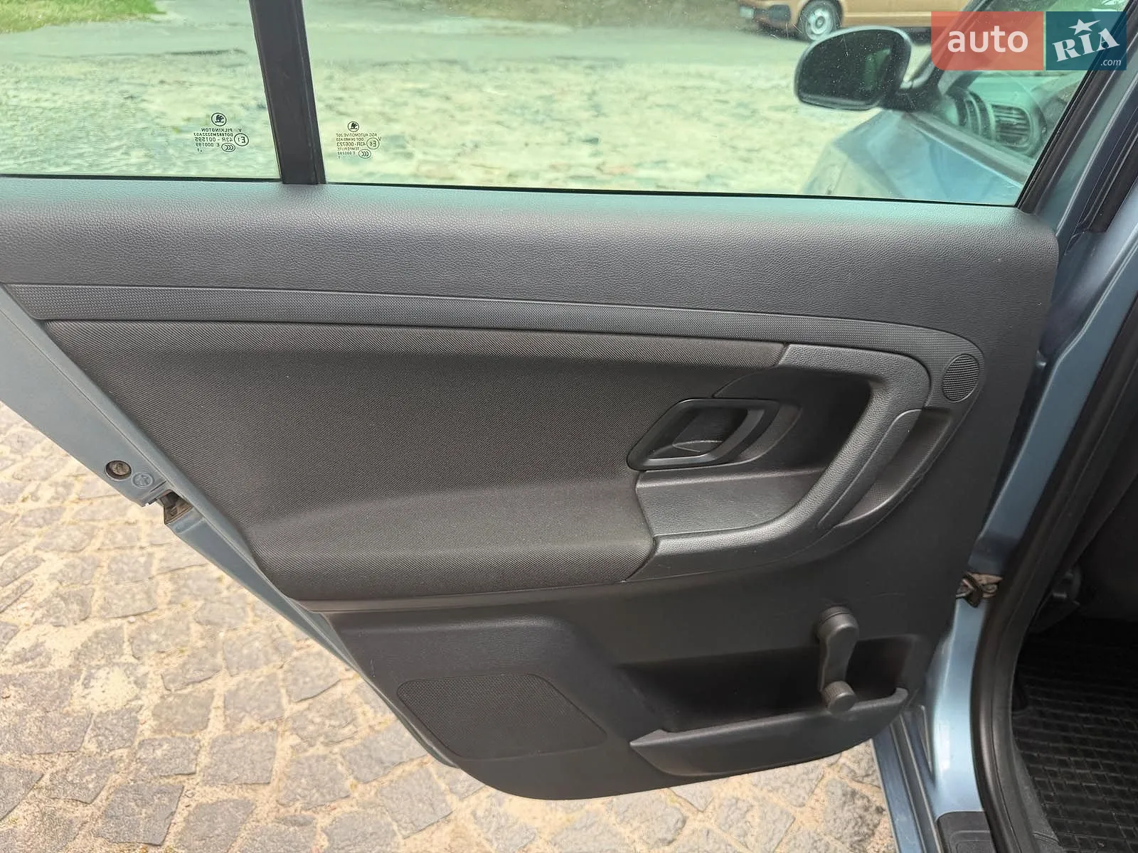 2011 Skoda Fabia - мініатюра 14