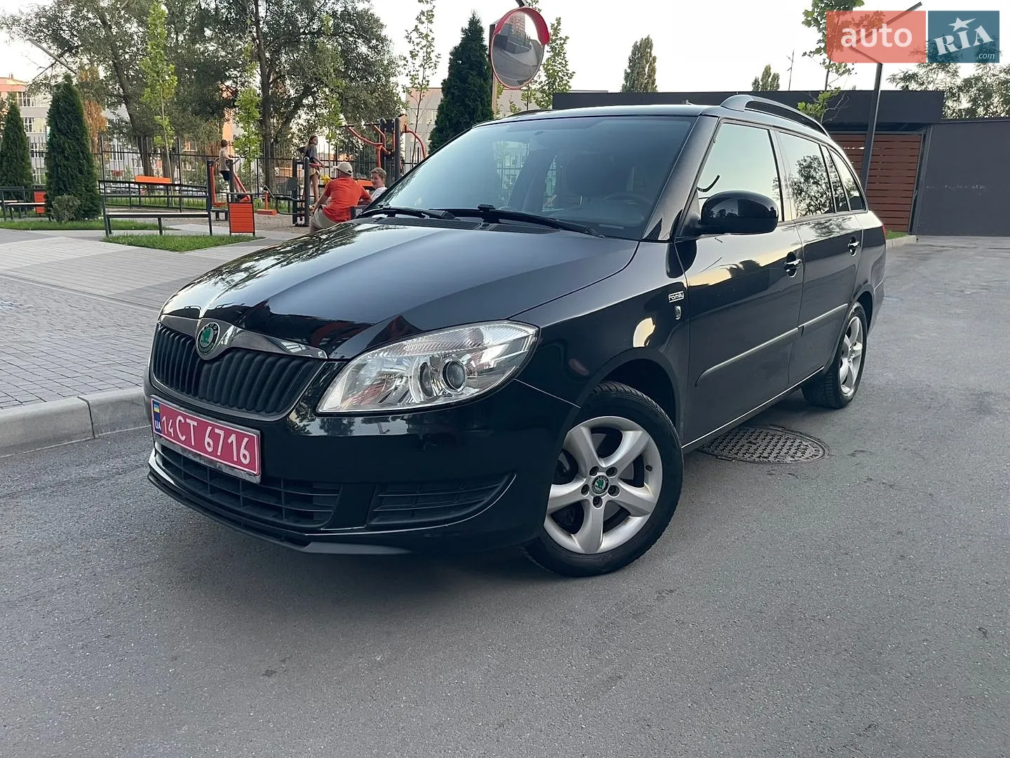 2011 Skoda Fabia - мініатюра 12