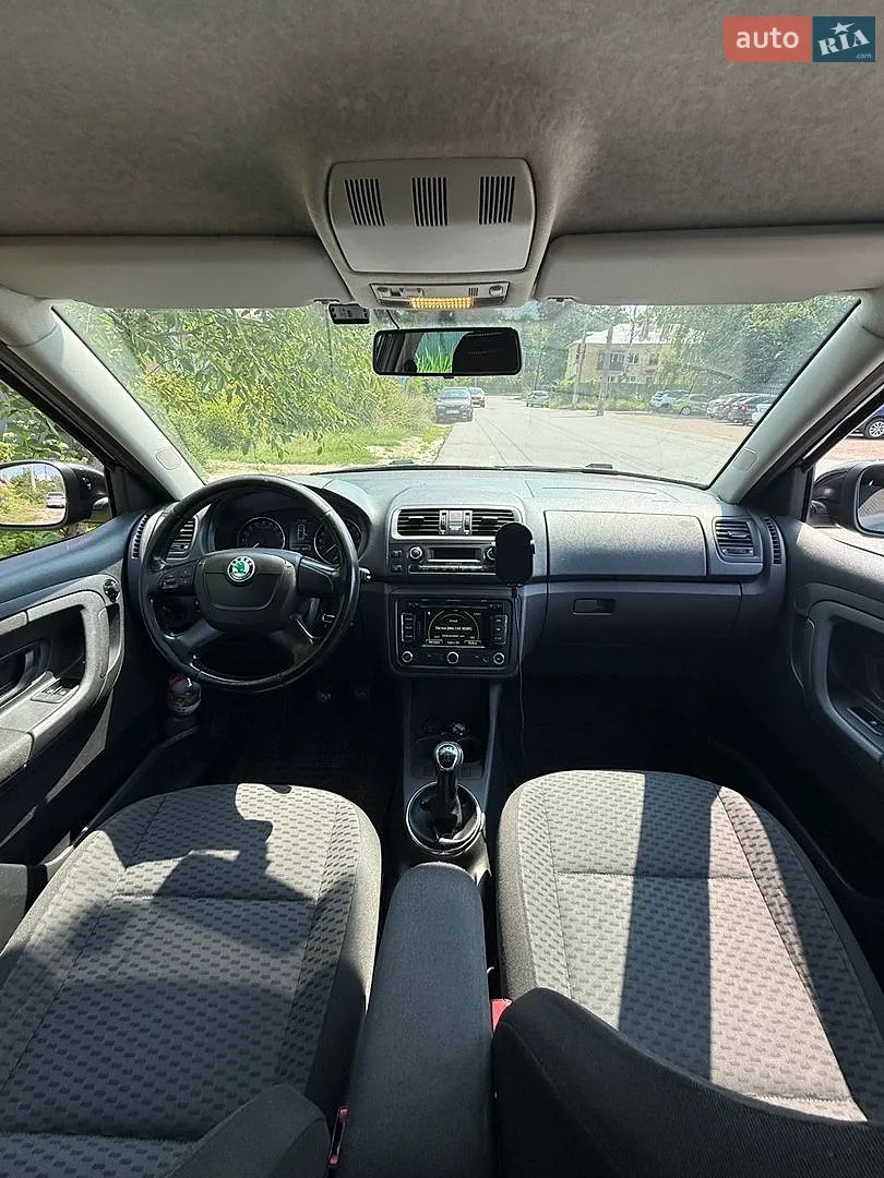 2011 Skoda Fabia - мініатюра 16