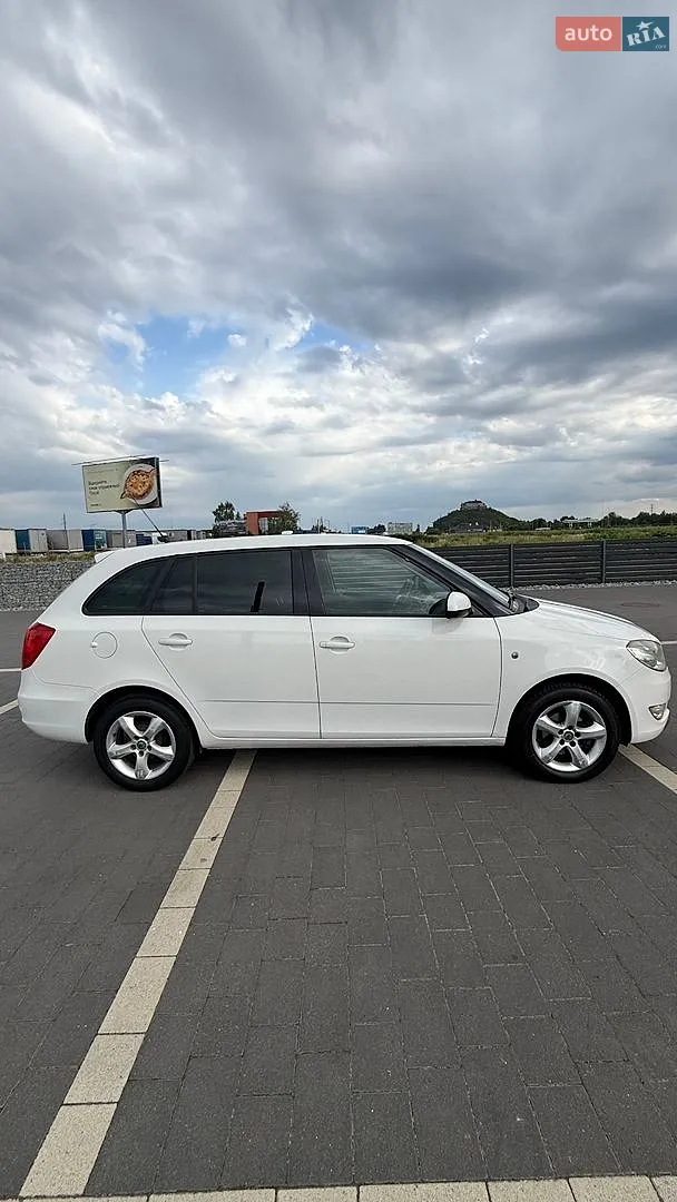 2011 Skoda Fabia - мініатюра 5