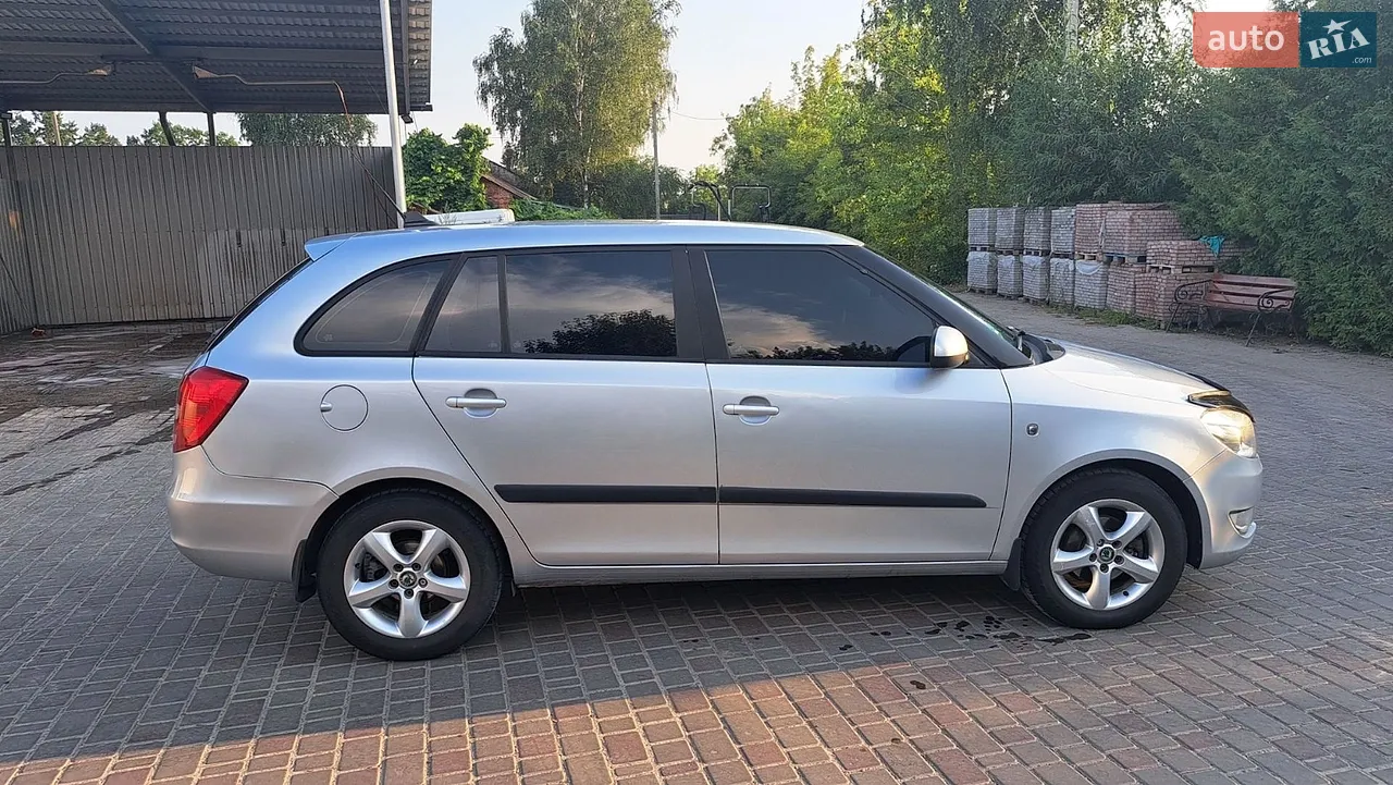 2010 Skoda Fabia - мініатюра 10