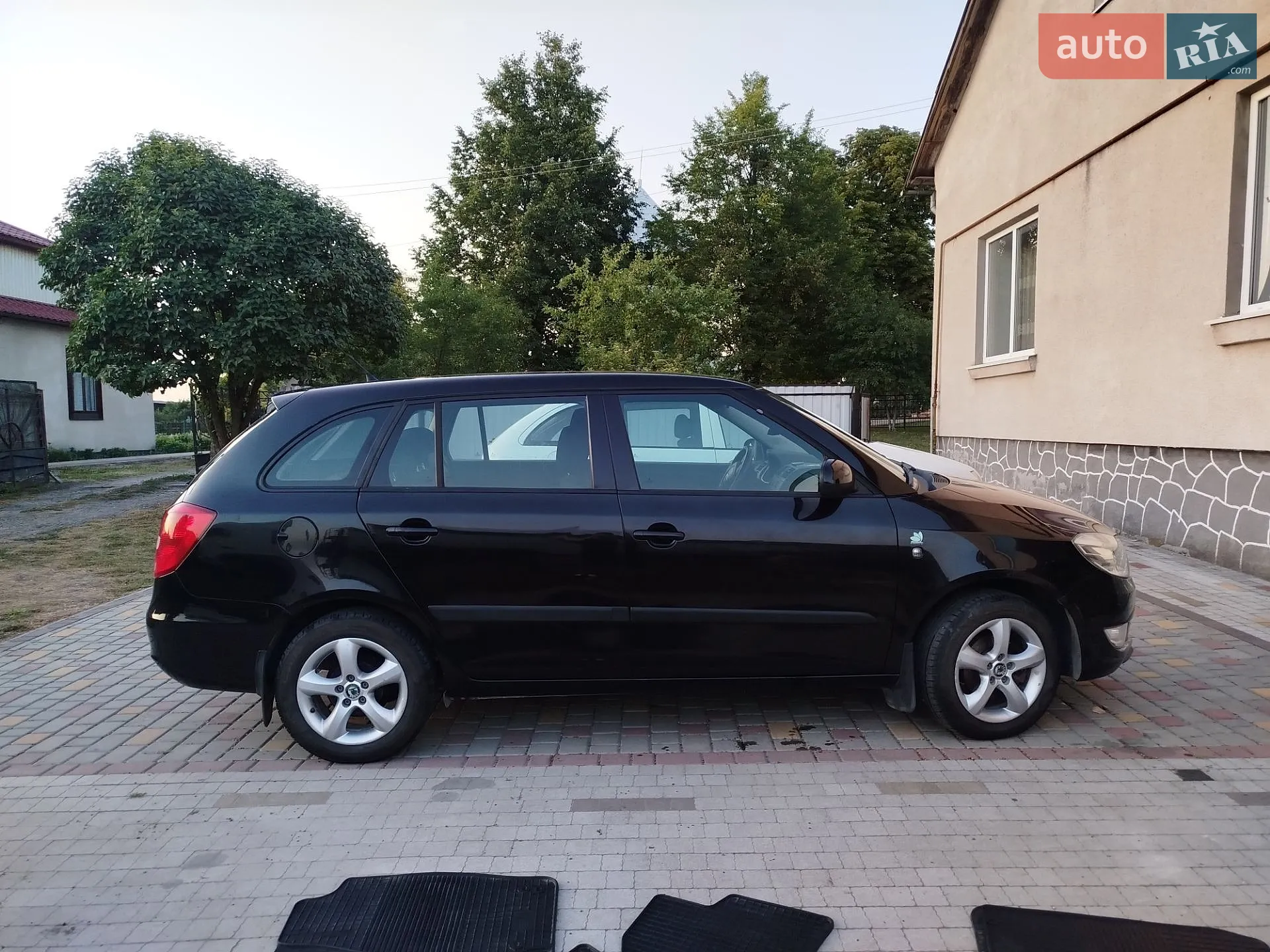 2011 Skoda Fabia - мініатюра 3