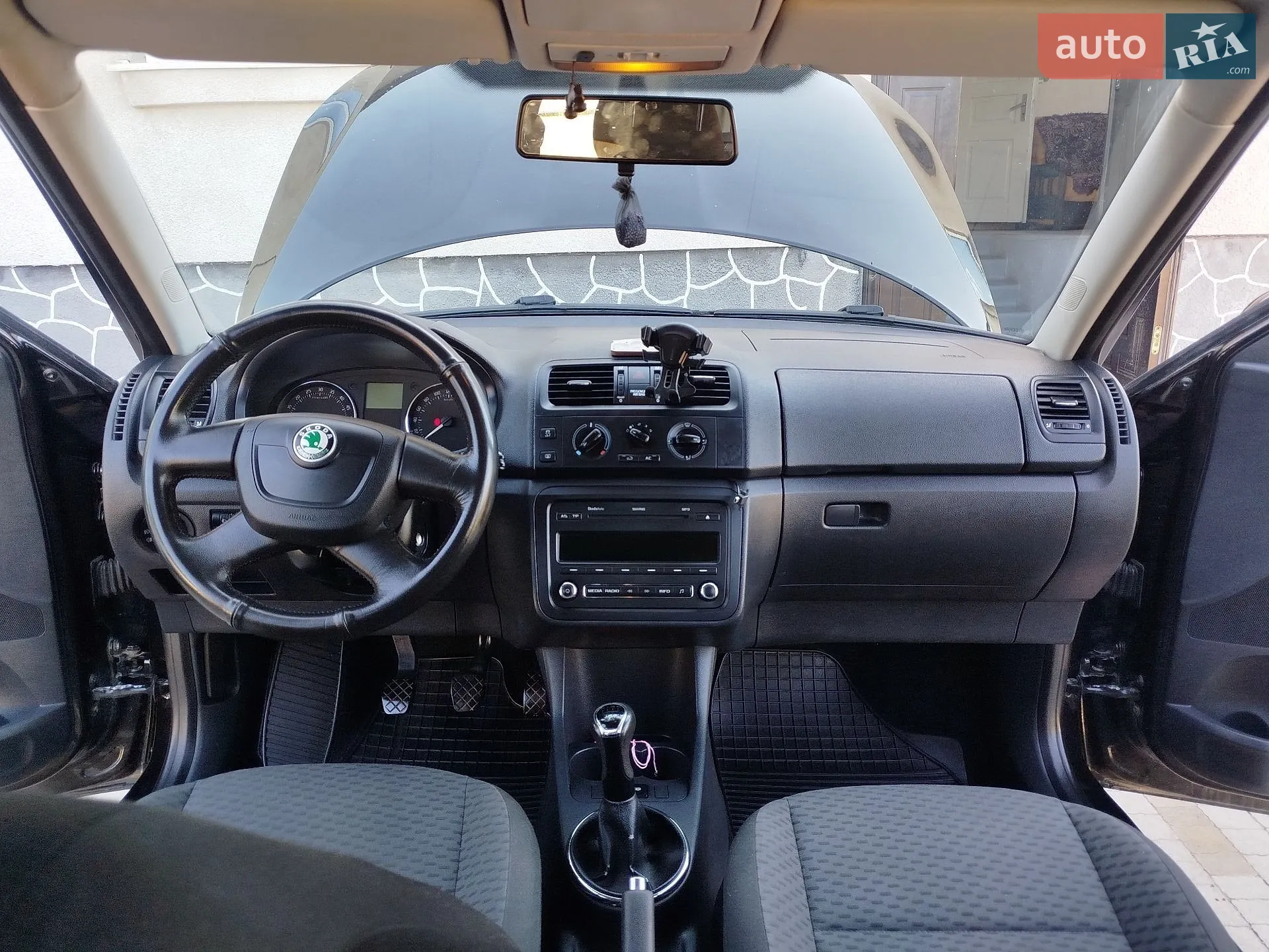 2011 Skoda Fabia - мініатюра 5