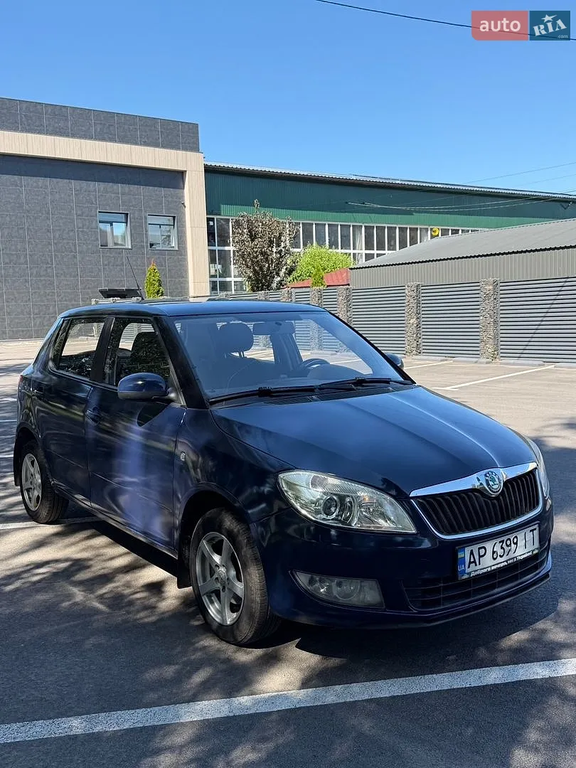 2011 Skoda Fabia - мініатюра 3