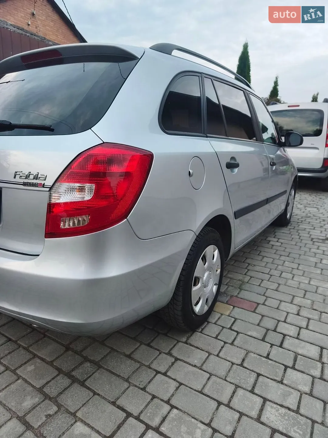 2010 Skoda Fabia - мініатюра 4