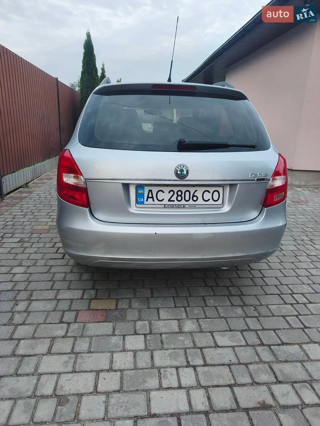 2010 Skoda Fabia - мініатюра 2