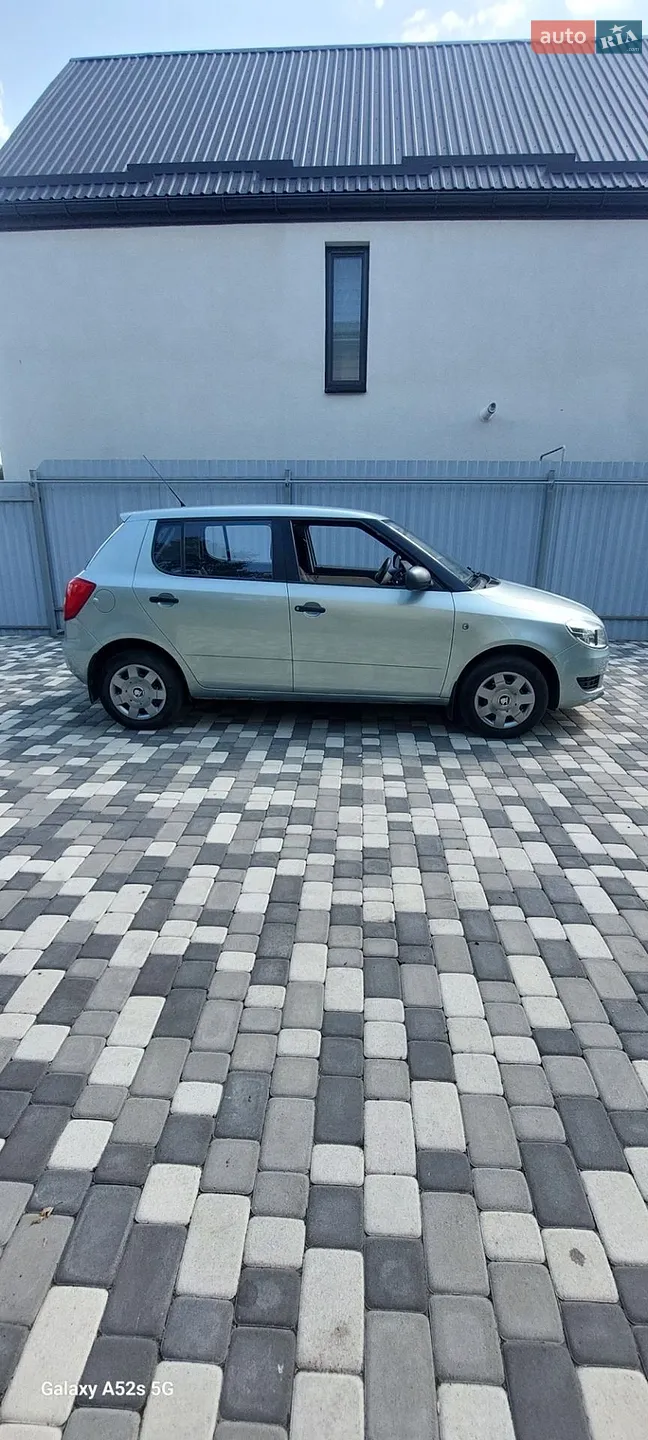 2010 Skoda Fabia - мініатюра 3