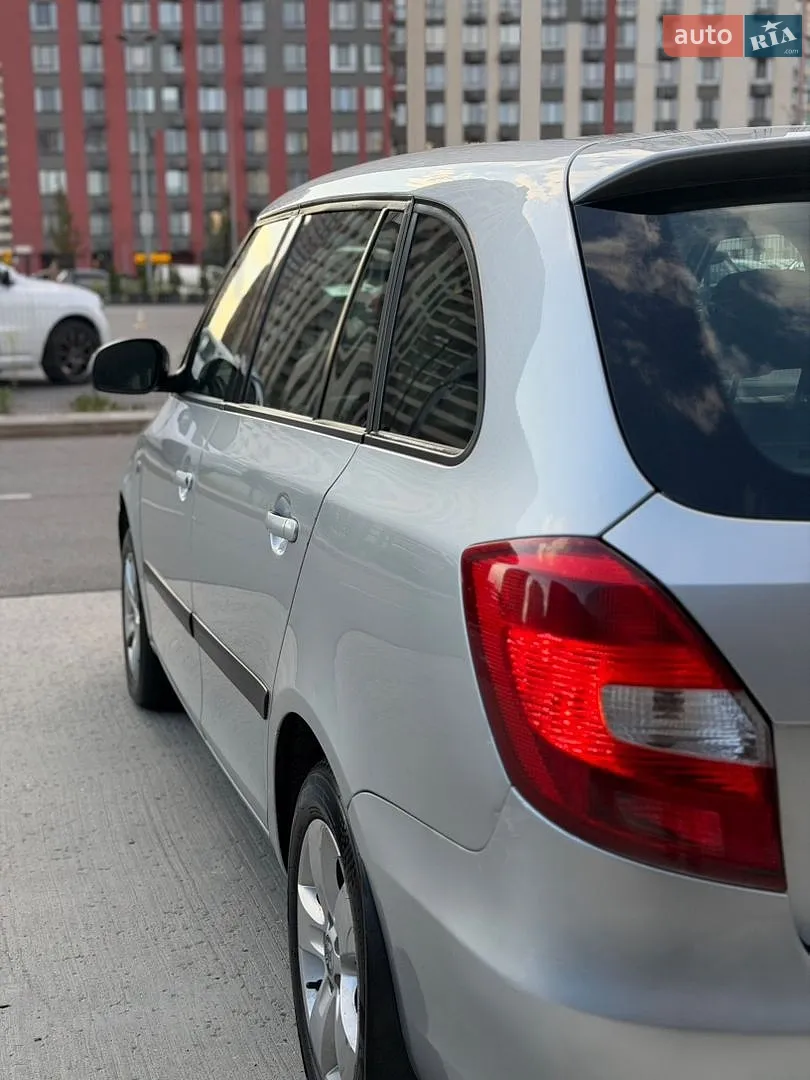2011 Skoda Fabia - мініатюра 16