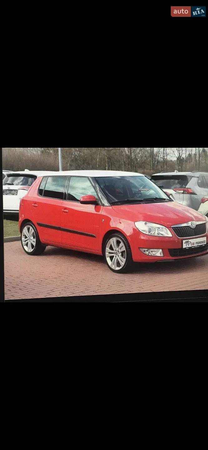 2011 Skoda Fabia - мініатюра 2