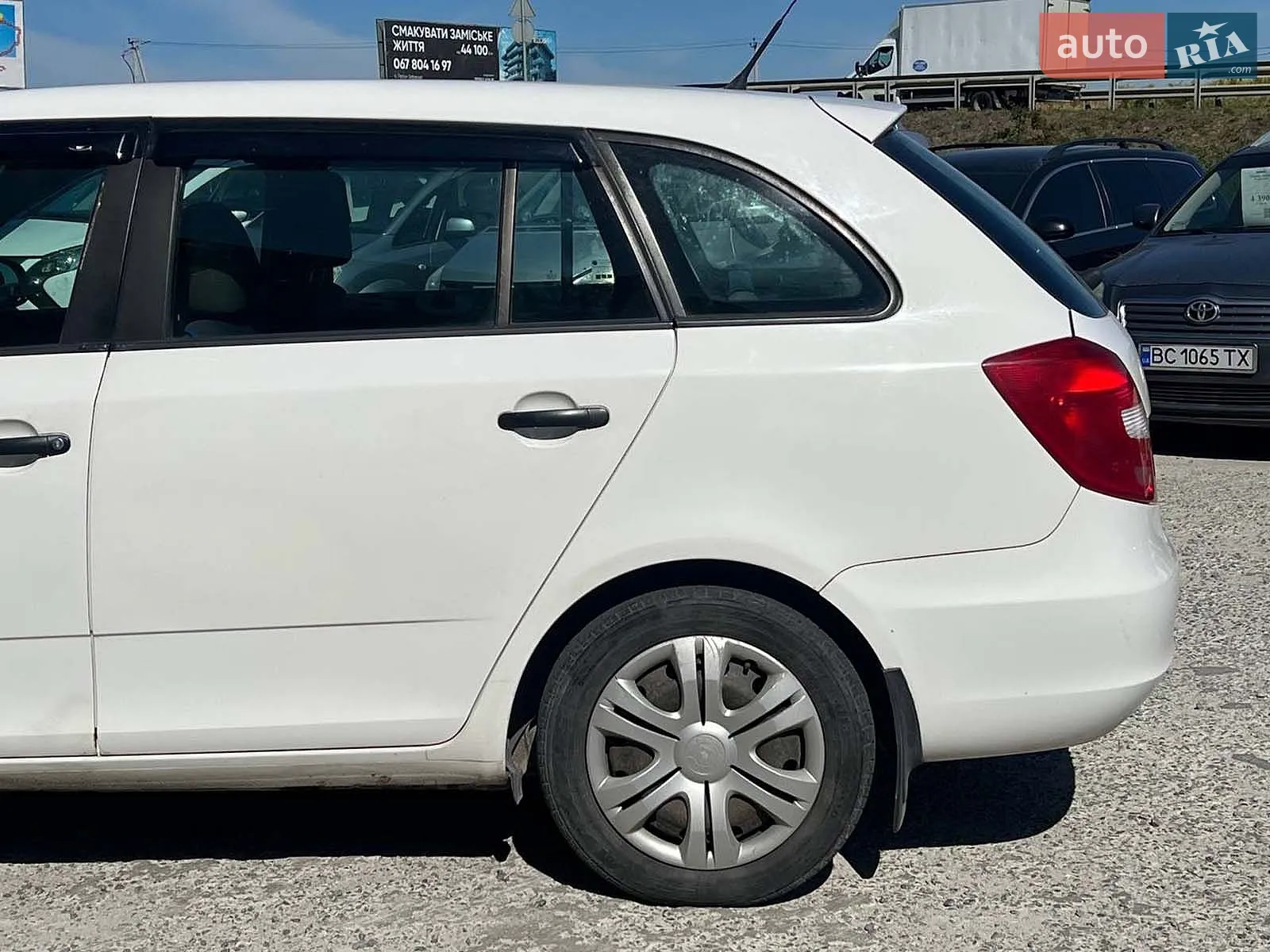 2011 Skoda Fabia - мініатюра 5