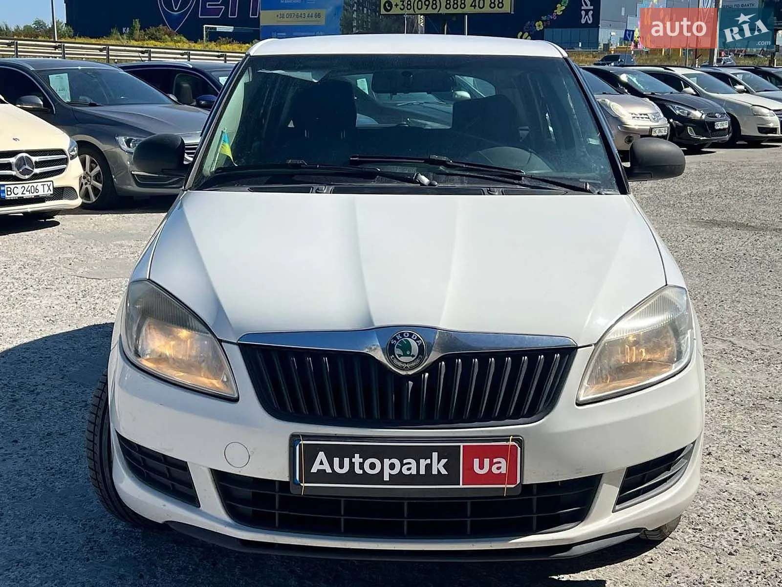 2011 Skoda Fabia - мініатюра 2