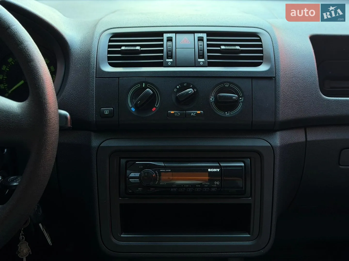 2011 Skoda Fabia - мініатюра 13