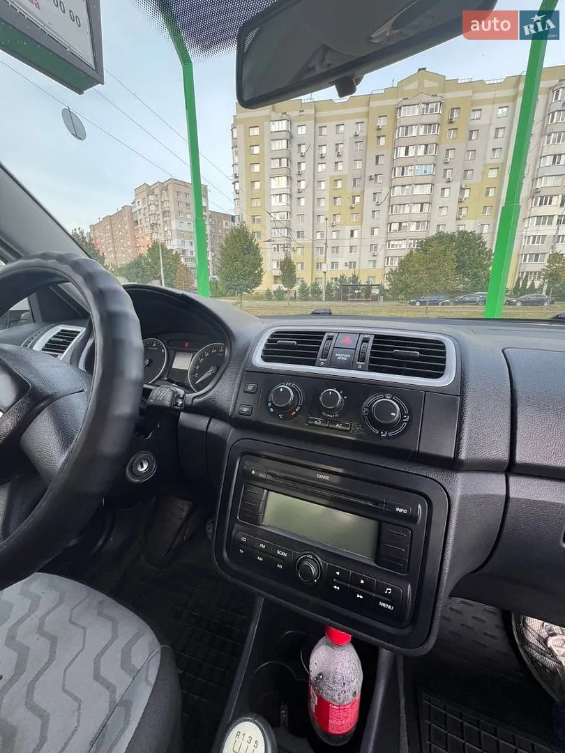2010 Skoda Fabia - мініатюра 16