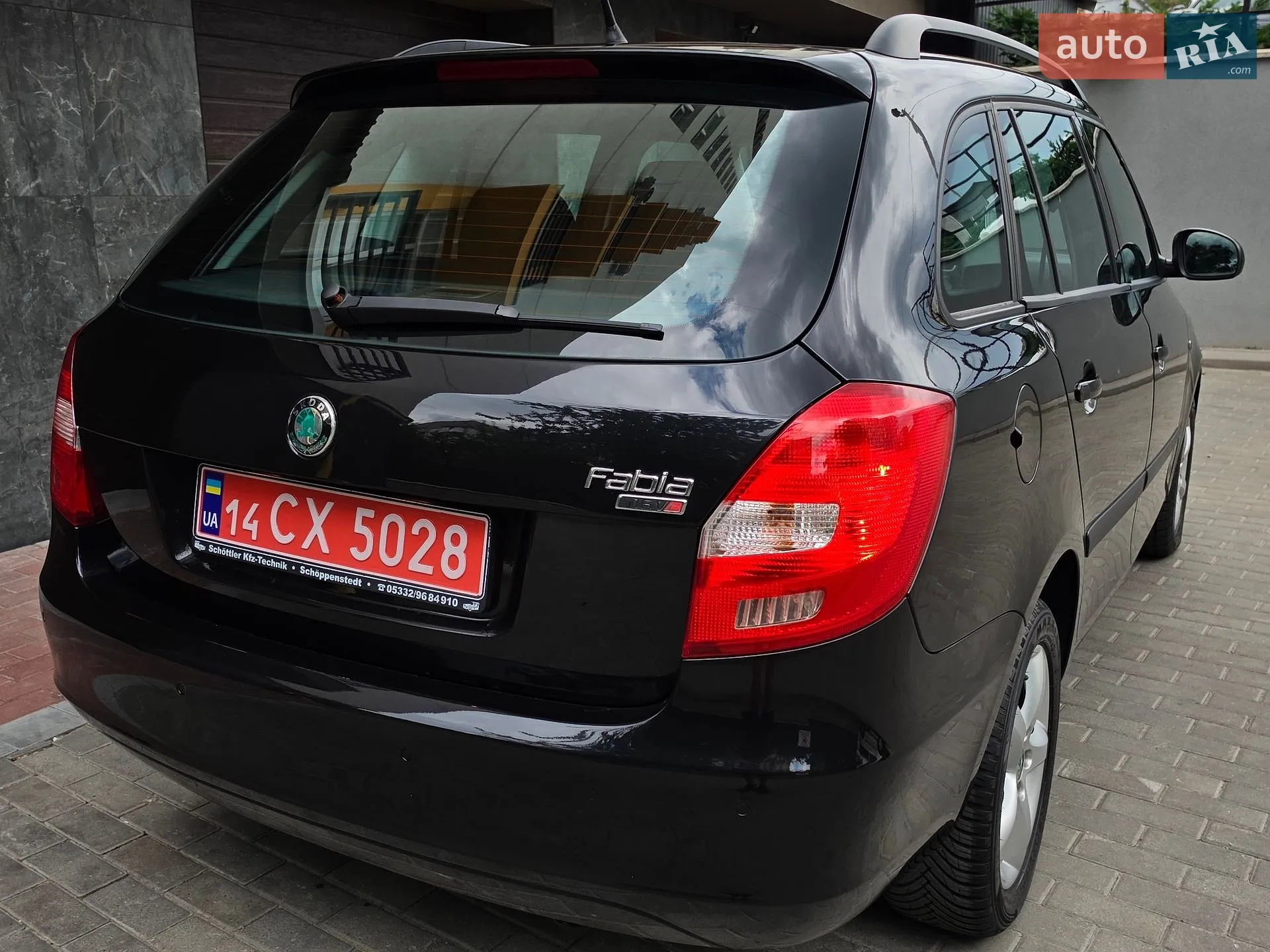 2011 Skoda Fabia - мініатюра 10