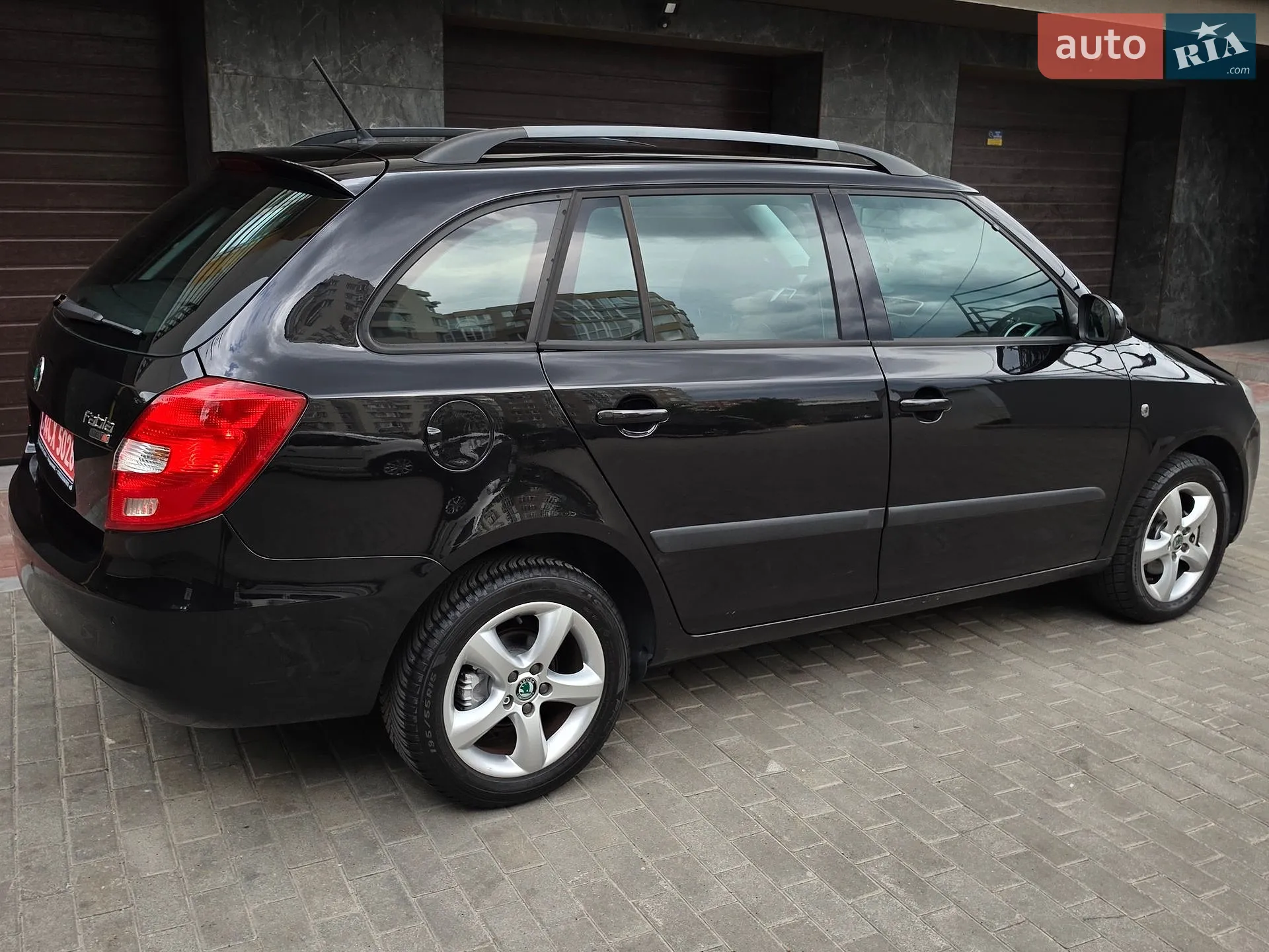 2011 Skoda Fabia - мініатюра 12