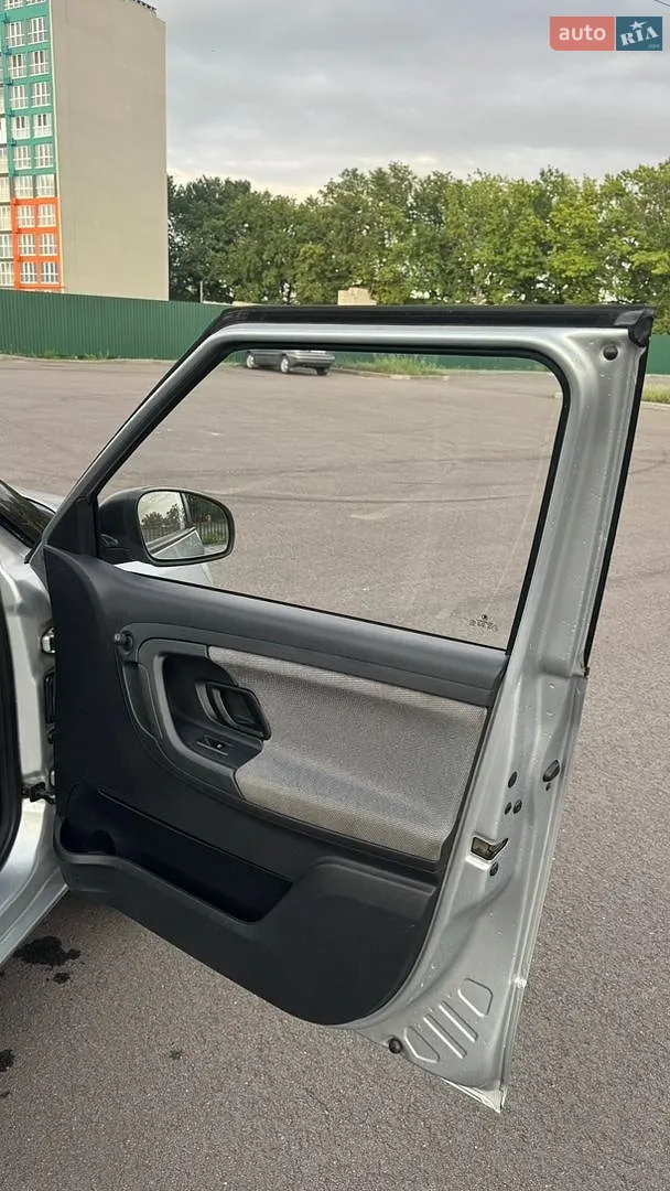 2010 Skoda Fabia - мініатюра 11