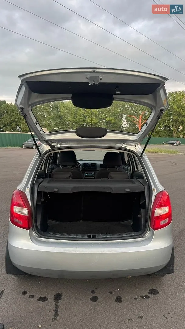2010 Skoda Fabia - мініатюра 16